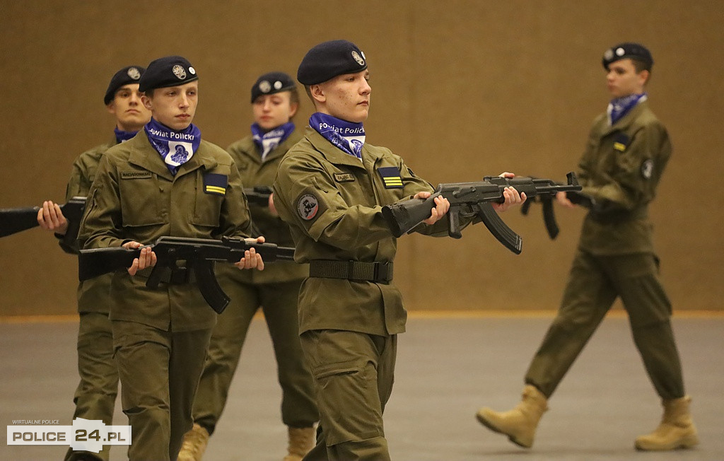 Police. Zachodniopomorski Przegląd Musztry Klas Mundurowych