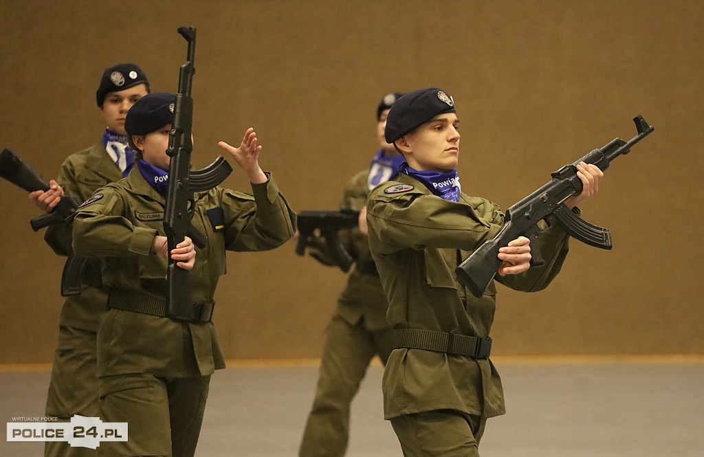 Police. Zachodniopomorski Przegląd Musztry Klas Mundurowych