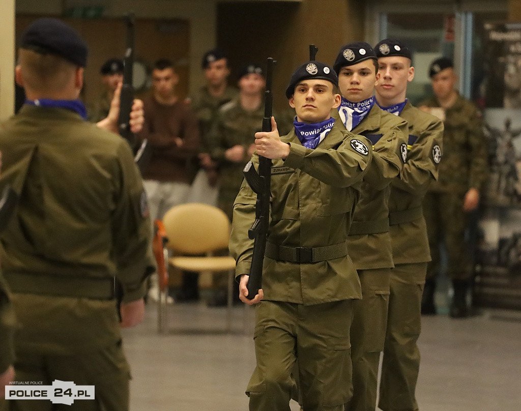 Police. Zachodniopomorski Przegląd Musztry Klas Mundurowych