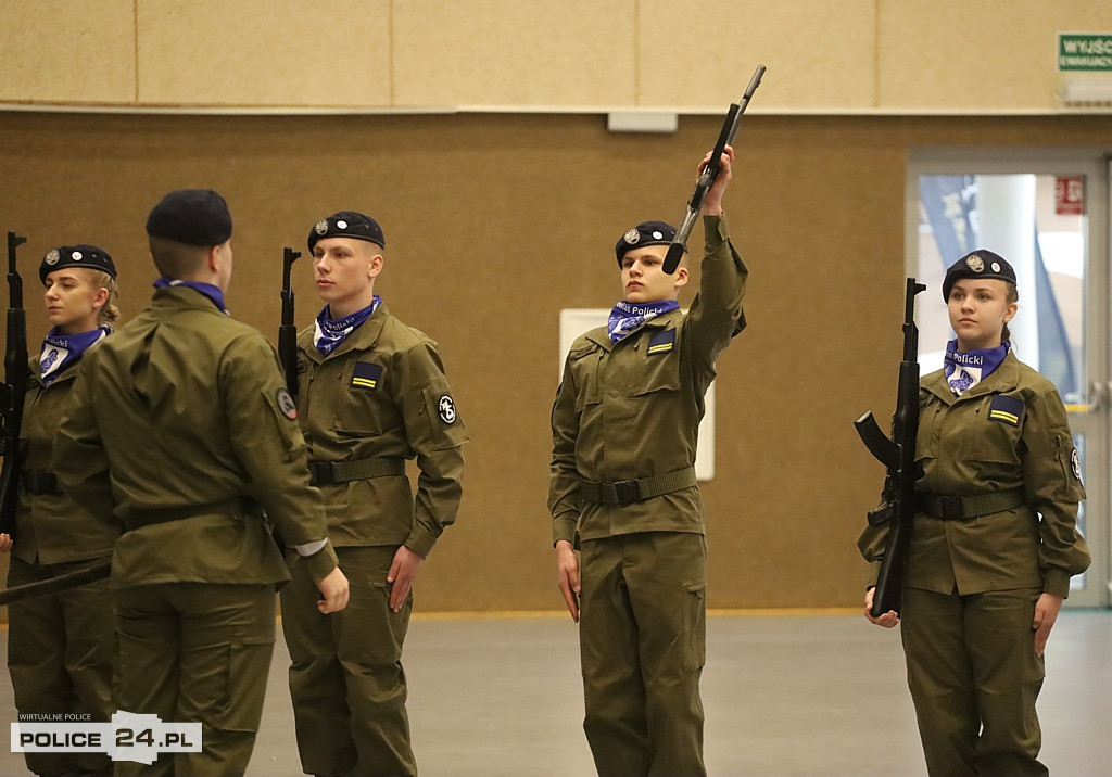 Police. Zachodniopomorski Przegląd Musztry Klas Mundurowych