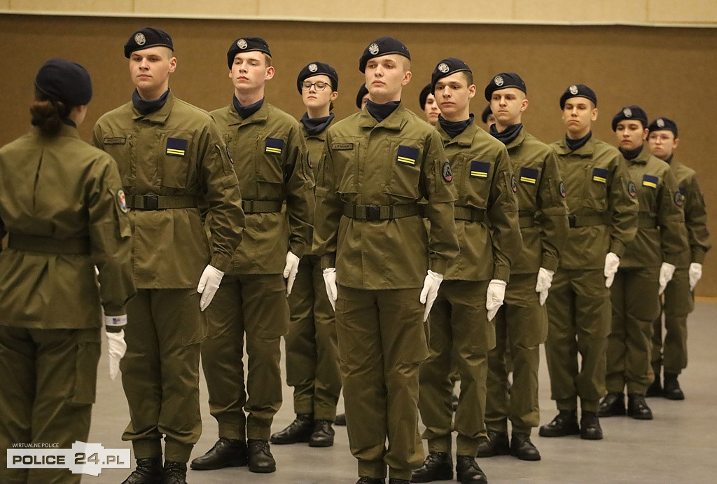 Police. Zachodniopomorski Przegląd Musztry Klas Mundurowych