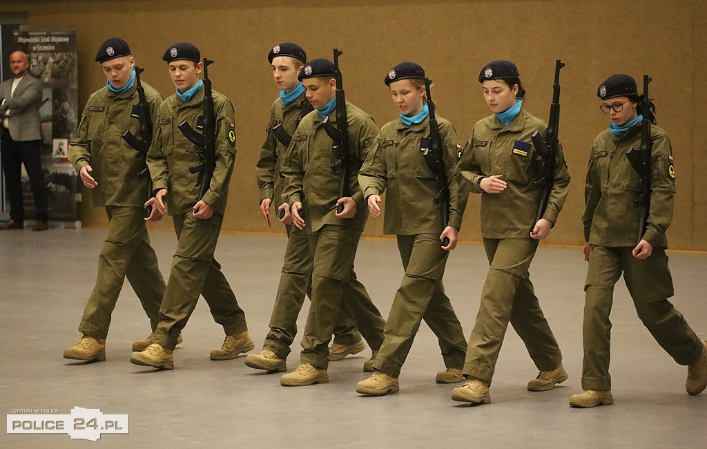 Police. Zachodniopomorski Przegląd Musztry Klas Mundurowych