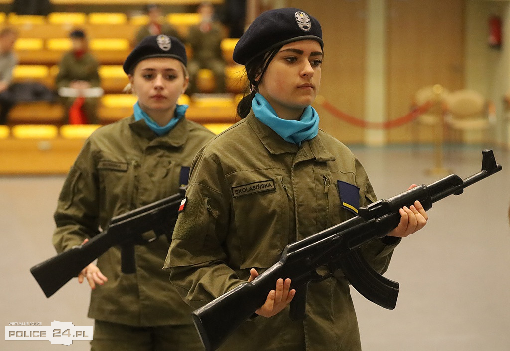 Police. Zachodniopomorski Przegląd Musztry Klas Mundurowych