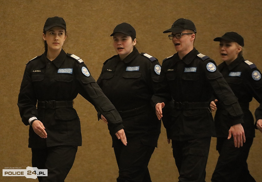 Police. Zachodniopomorski Przegląd Musztry Klas Mundurowych