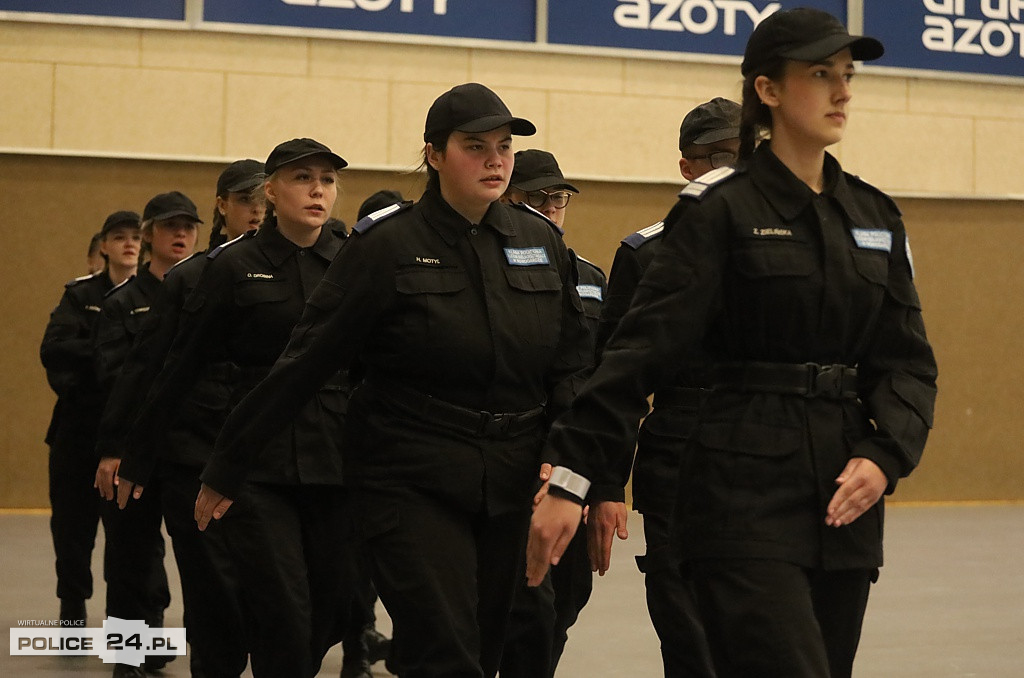 Police. Zachodniopomorski Przegląd Musztry Klas Mundurowych