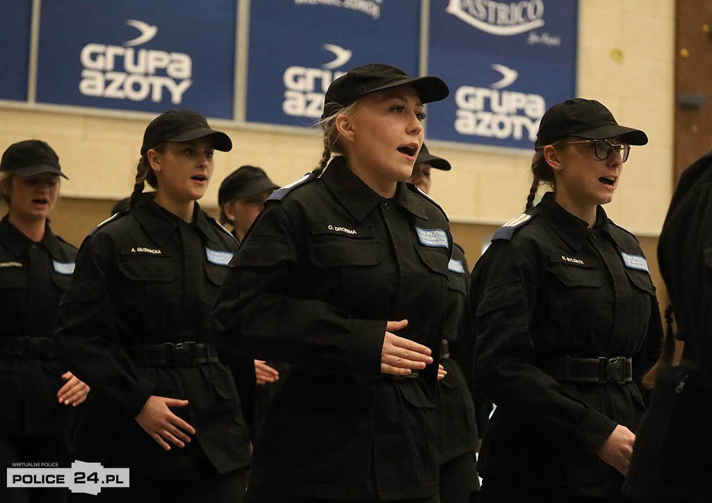Police. Zachodniopomorski Przegląd Musztry Klas Mundurowych