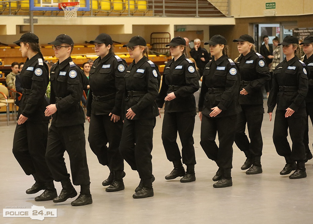 Police. Zachodniopomorski Przegląd Musztry Klas Mundurowych