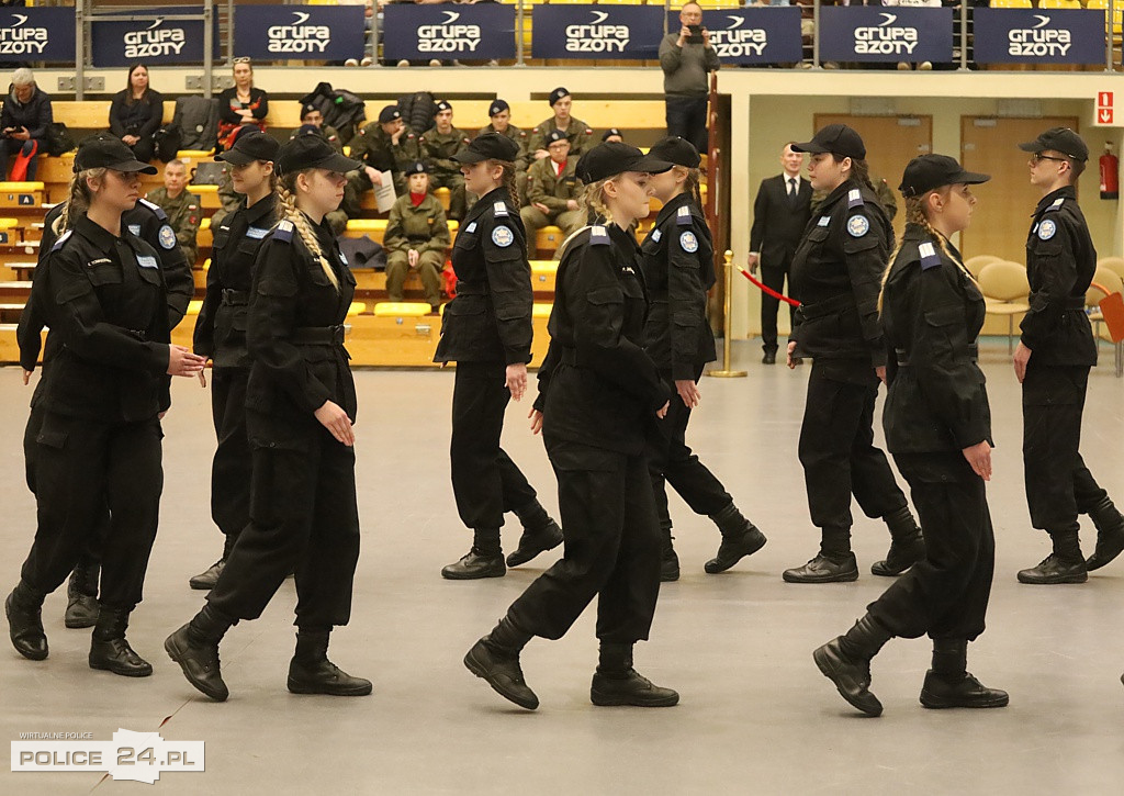 Police. Zachodniopomorski Przegląd Musztry Klas Mundurowych