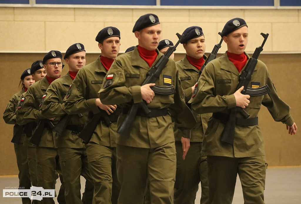 Police. Zachodniopomorski Przegląd Musztry Klas Mundurowych