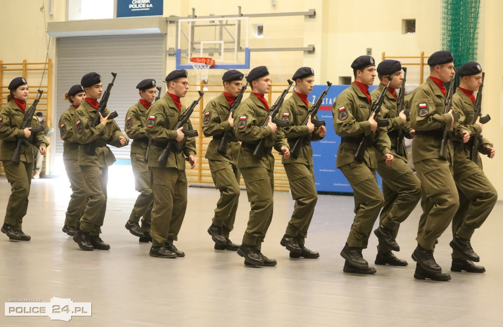 Police. Zachodniopomorski Przegląd Musztry Klas Mundurowych