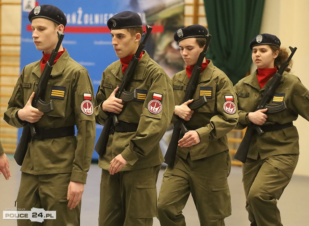 Police. Zachodniopomorski Przegląd Musztry Klas Mundurowych