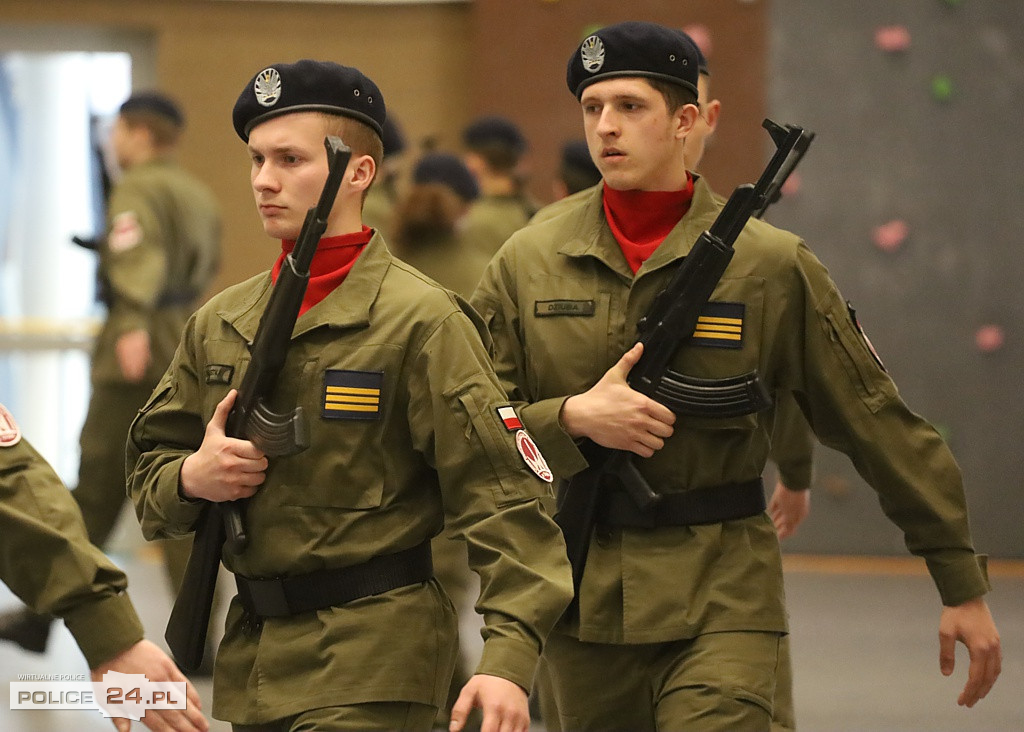 Police. Zachodniopomorski Przegląd Musztry Klas Mundurowych
