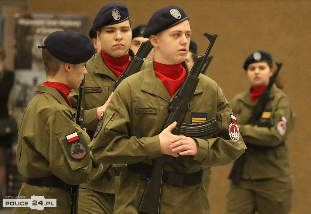 Police. Zachodniopomorski Przegląd Musztry Klas Mundurowych