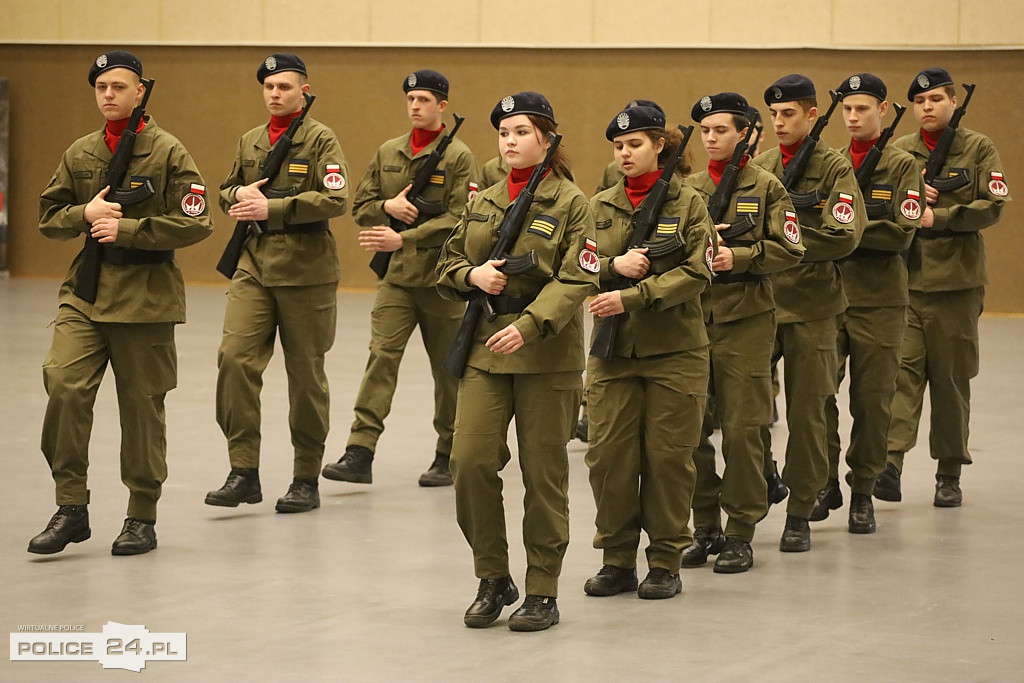 Police. Zachodniopomorski Przegląd Musztry Klas Mundurowych