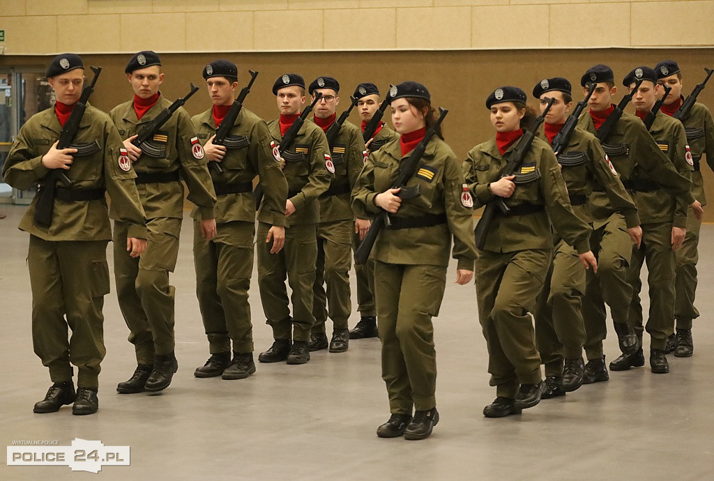Police. Zachodniopomorski Przegląd Musztry Klas Mundurowych