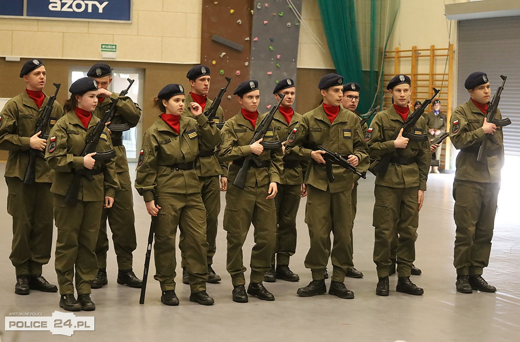 Police. Zachodniopomorski Przegląd Musztry Klas Mundurowych