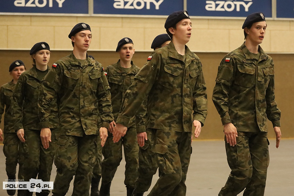 Police. Zachodniopomorski Przegląd Musztry Klas Mundurowych