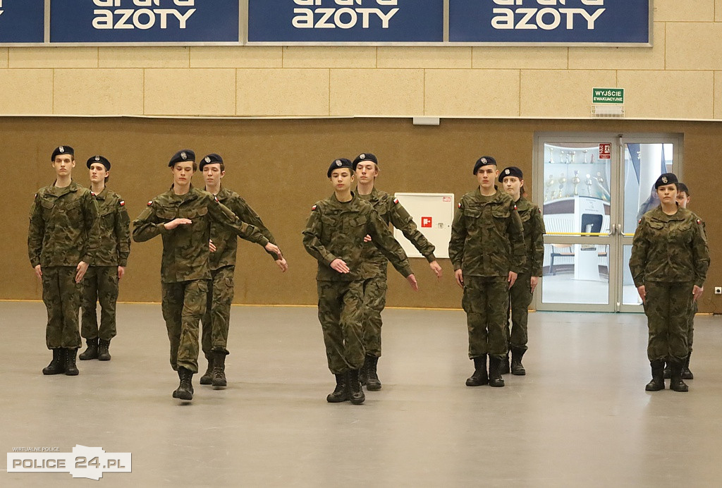 Police. Zachodniopomorski Przegląd Musztry Klas Mundurowych