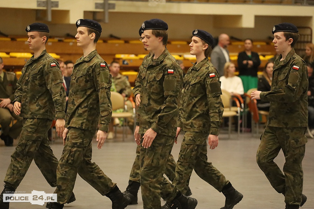 Police. Zachodniopomorski Przegląd Musztry Klas Mundurowych