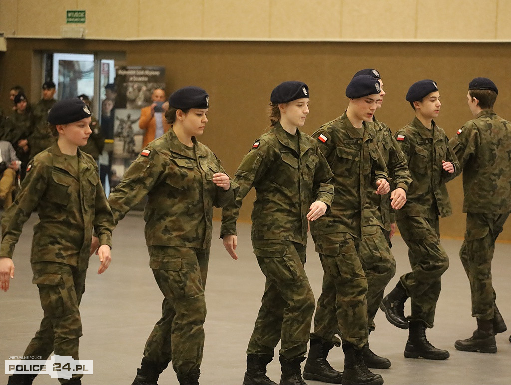 Police. Zachodniopomorski Przegląd Musztry Klas Mundurowych