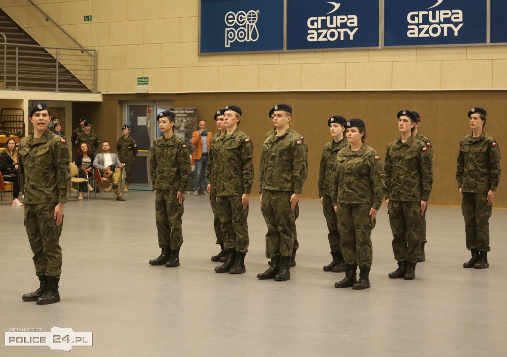 Police. Zachodniopomorski Przegląd Musztry Klas Mundurowych