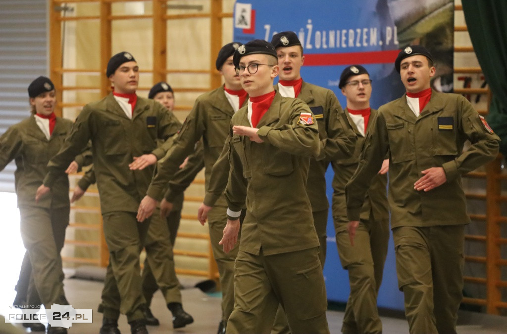 Police. Zachodniopomorski Przegląd Musztry Klas Mundurowych