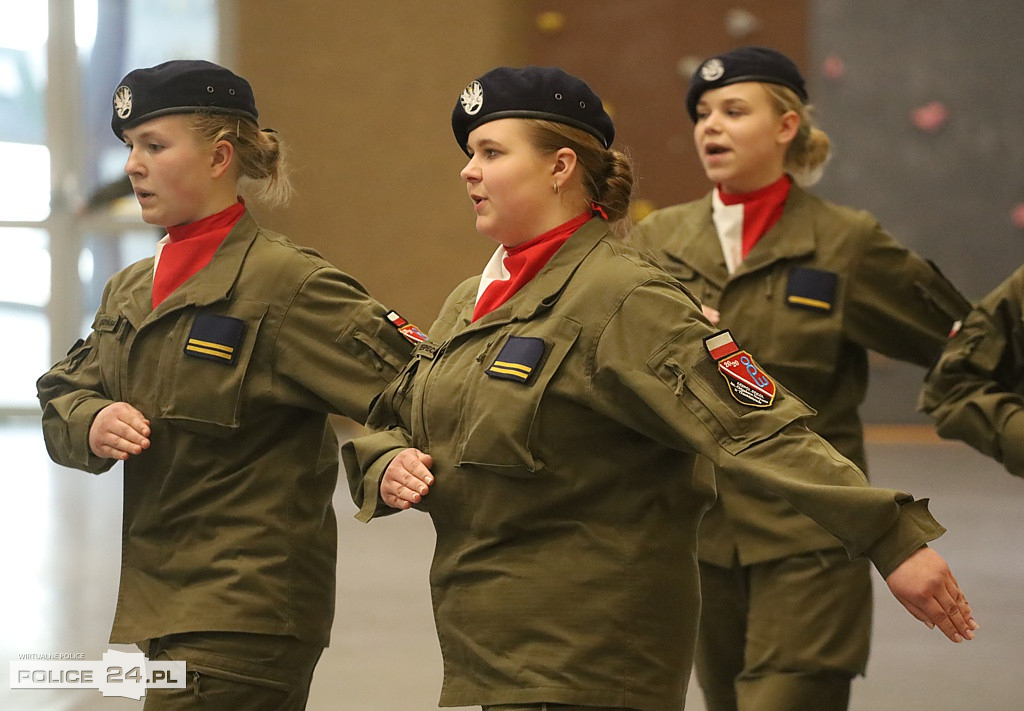 Police. Zachodniopomorski Przegląd Musztry Klas Mundurowych