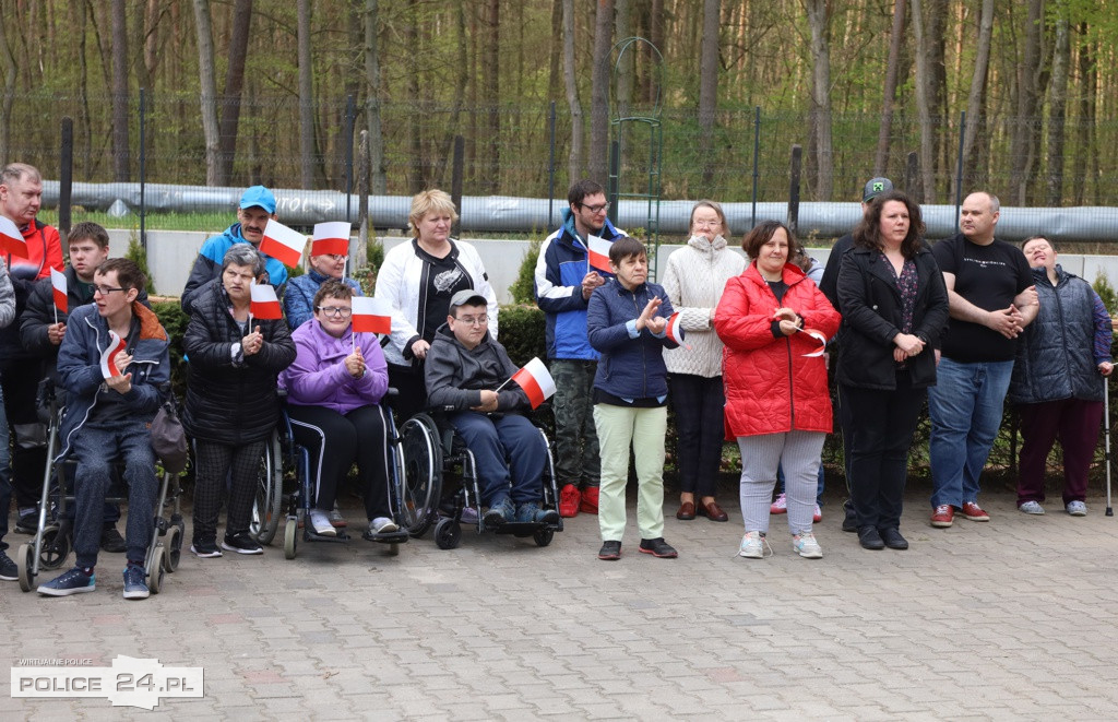 Uroczystość wciągnięcia flagi w PSONI Police