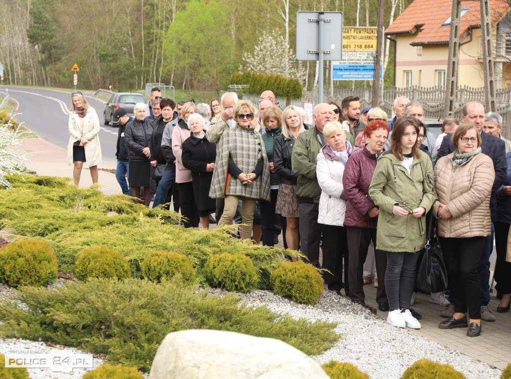 Uroczyste podniesienie flagi w Niekłończycy