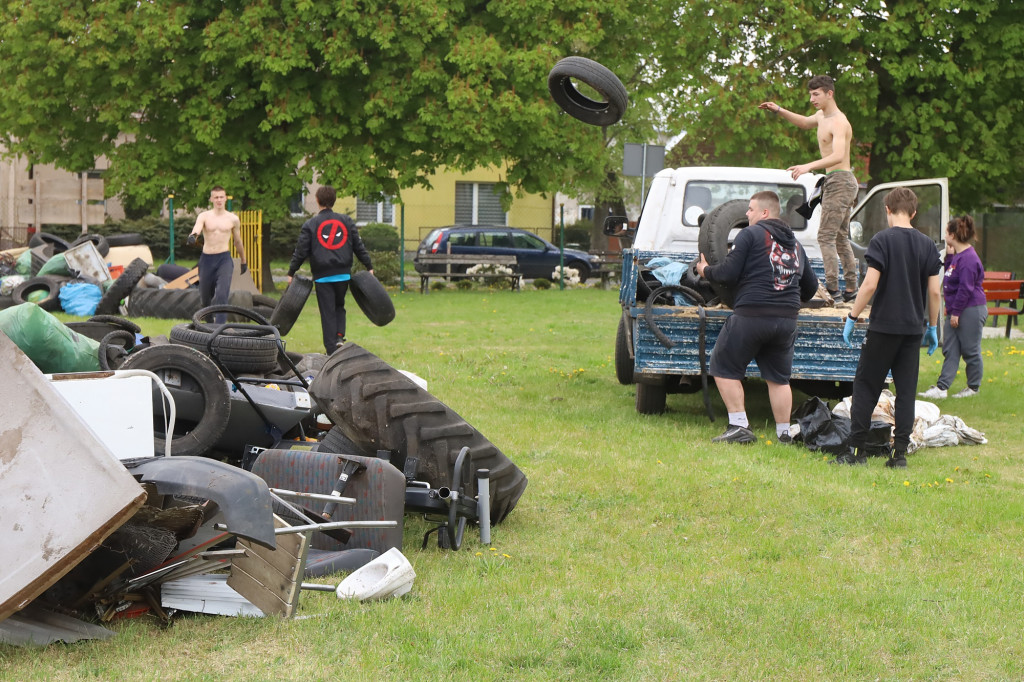 Wielkie sprzątanie w Niekłończycy. Rower pojechał do Trzebieży