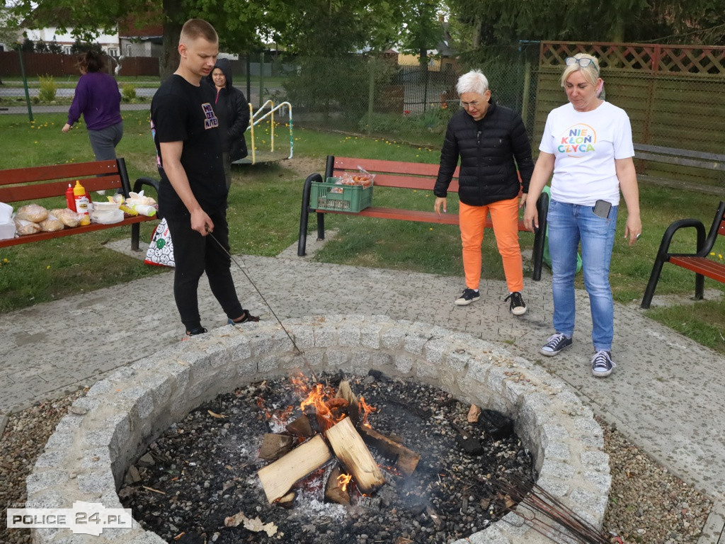 Wielkie sprzątanie w Niekłończycy. Rower pojechał do Trzebieży