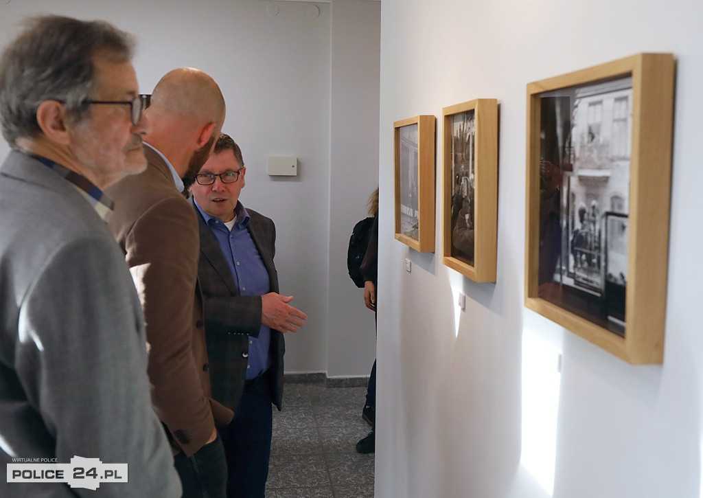 Wystawa fotografii Bogdana Dziworskiego w polickim MOK
