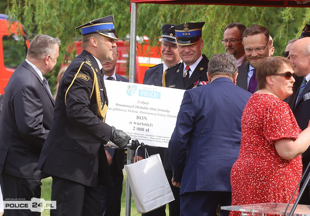 Powiatowe Obchody Dnia Strażaka w Policach