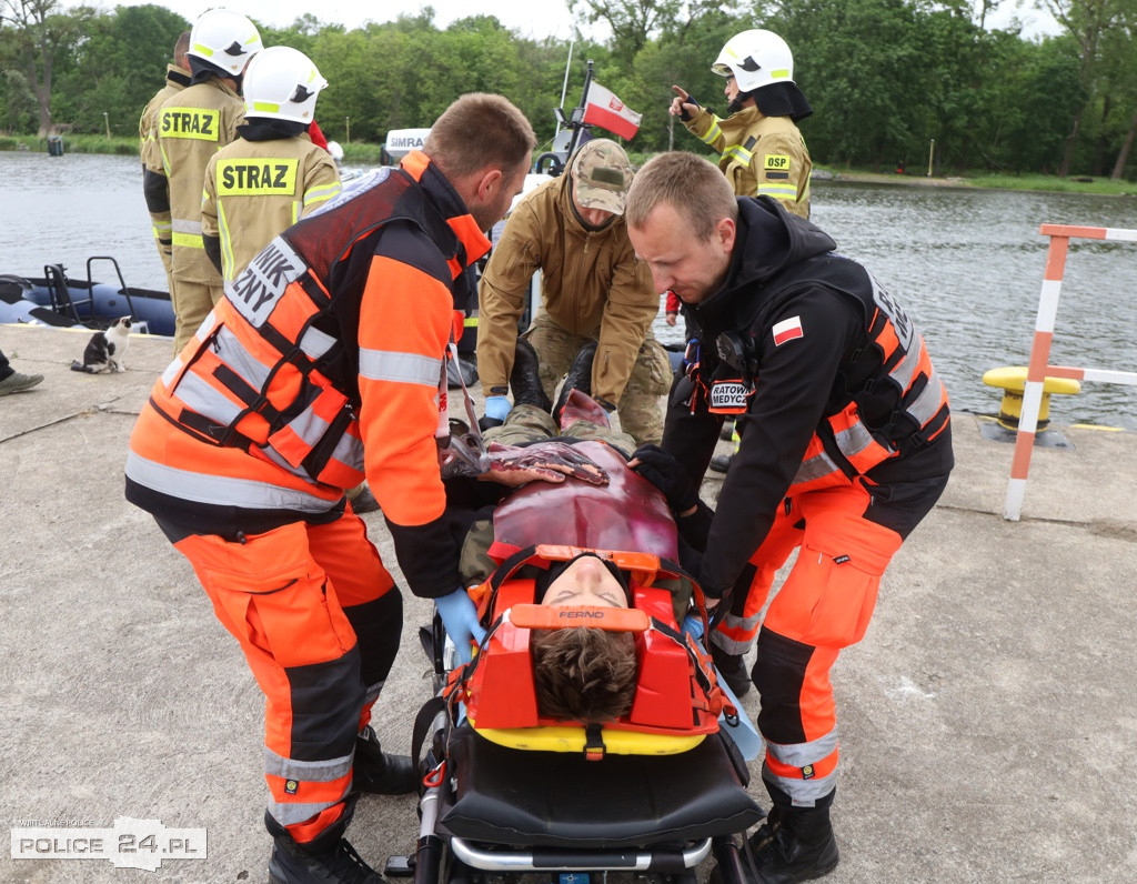 Pożar w szkole, wypadek, poród – ćwiczenia służb w Trzebieży