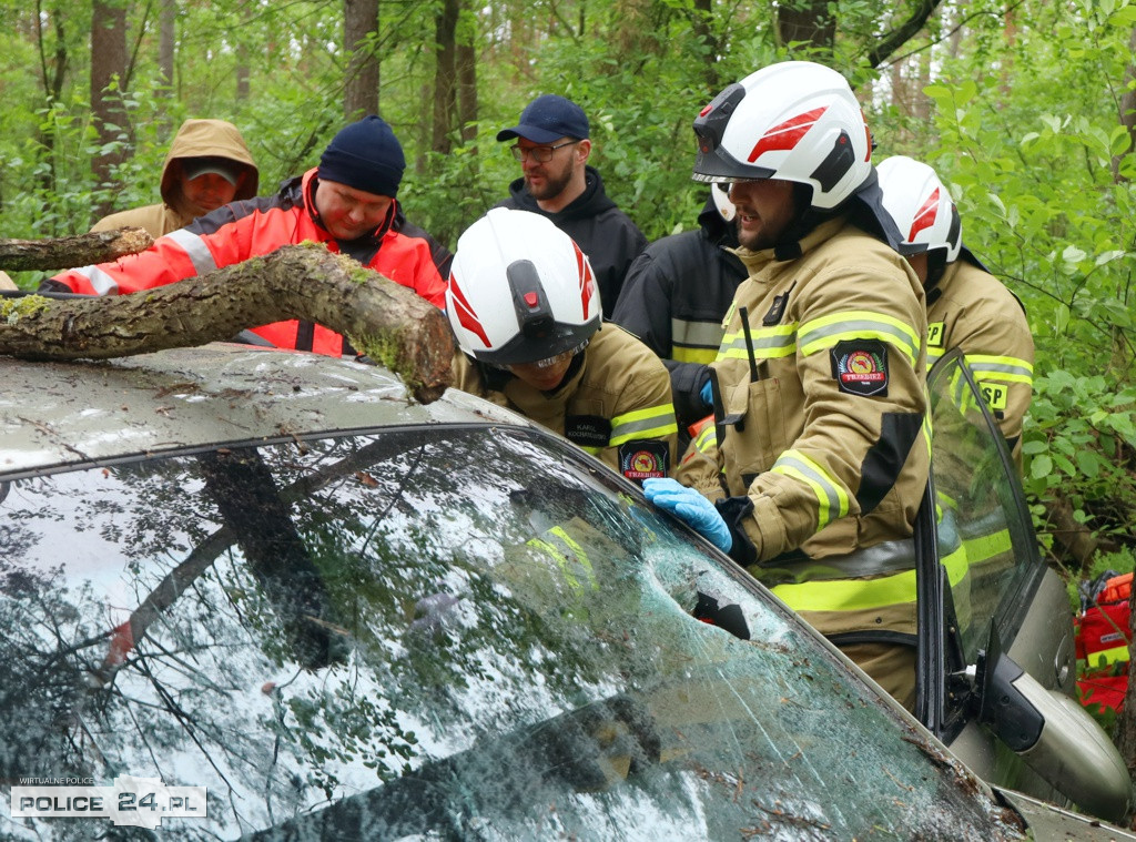 Pożar w szkole, wypadek, poród – ćwiczenia służb w Trzebieży