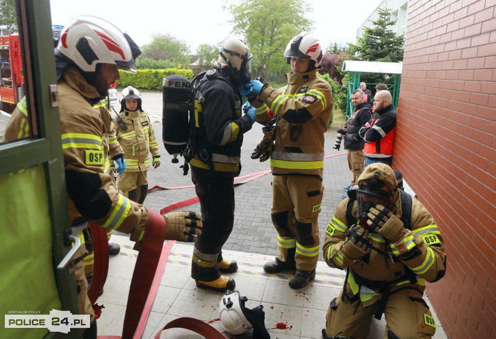 Pożar w szkole, wypadek, poród – ćwiczenia służb w Trzebieży