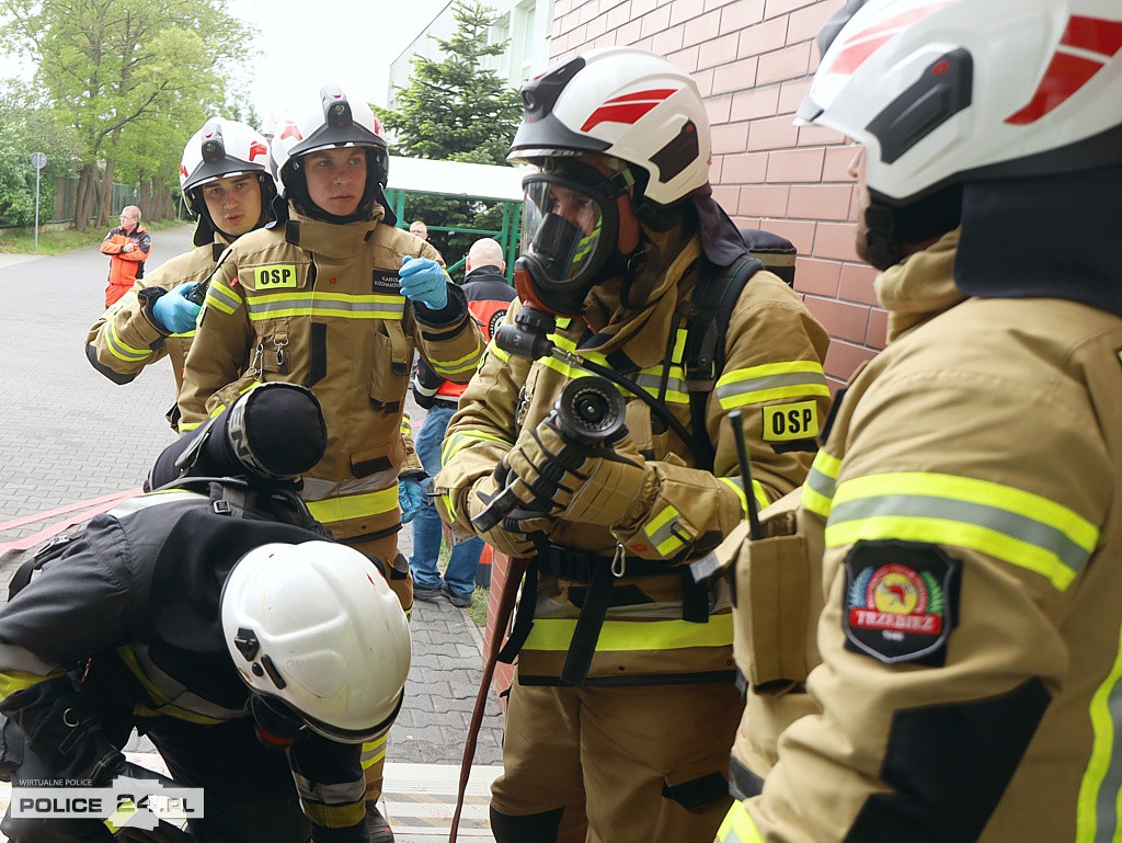 Pożar w szkole, wypadek, poród – ćwiczenia służb w Trzebieży