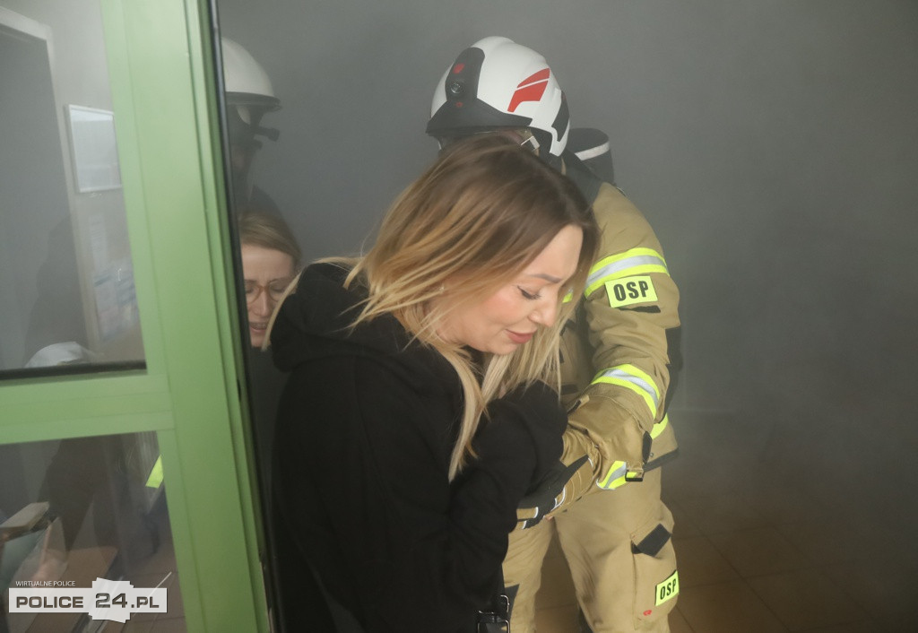 Pożar w szkole, wypadek, poród – ćwiczenia służb w Trzebieży