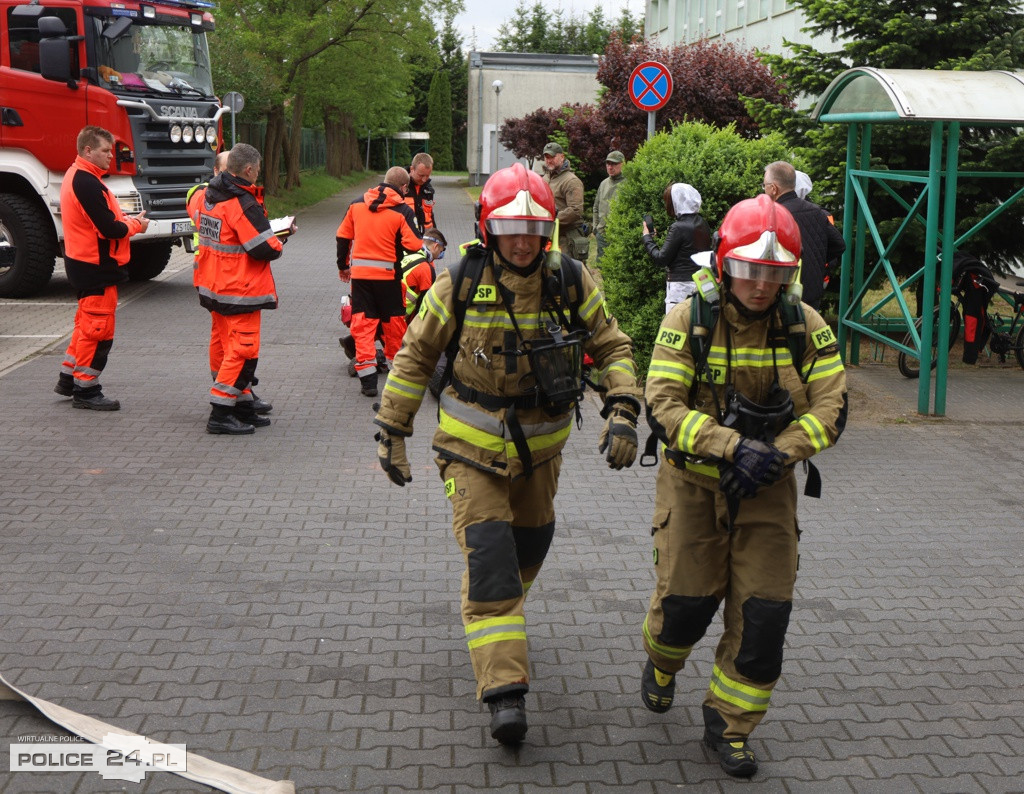Pożar w szkole, wypadek, poród – ćwiczenia służb w Trzebieży