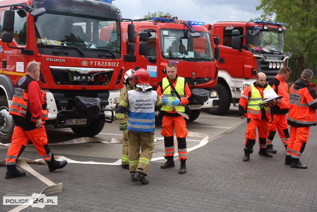 Pożar w szkole, wypadek, poród – ćwiczenia służb w Trzebieży
