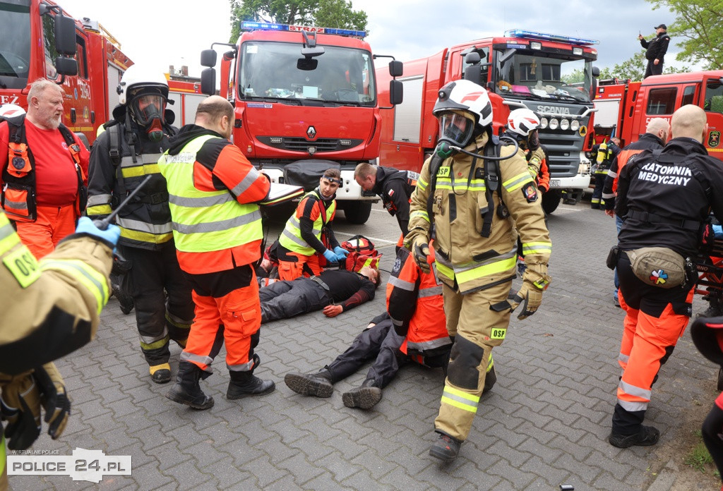Pożar w szkole, wypadek, poród – ćwiczenia służb w Trzebieży