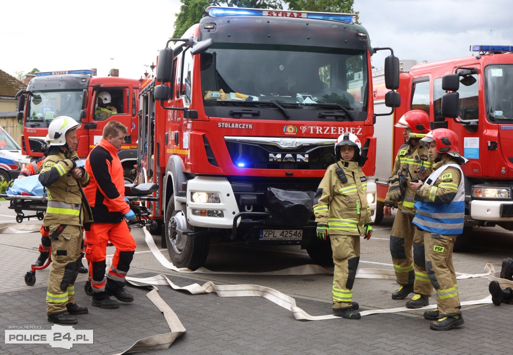 Pożar w szkole, wypadek, poród – ćwiczenia służb w Trzebieży