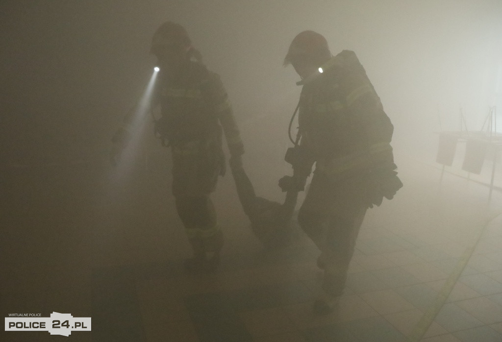 Pożar w szkole, wypadek, poród – ćwiczenia służb w Trzebieży