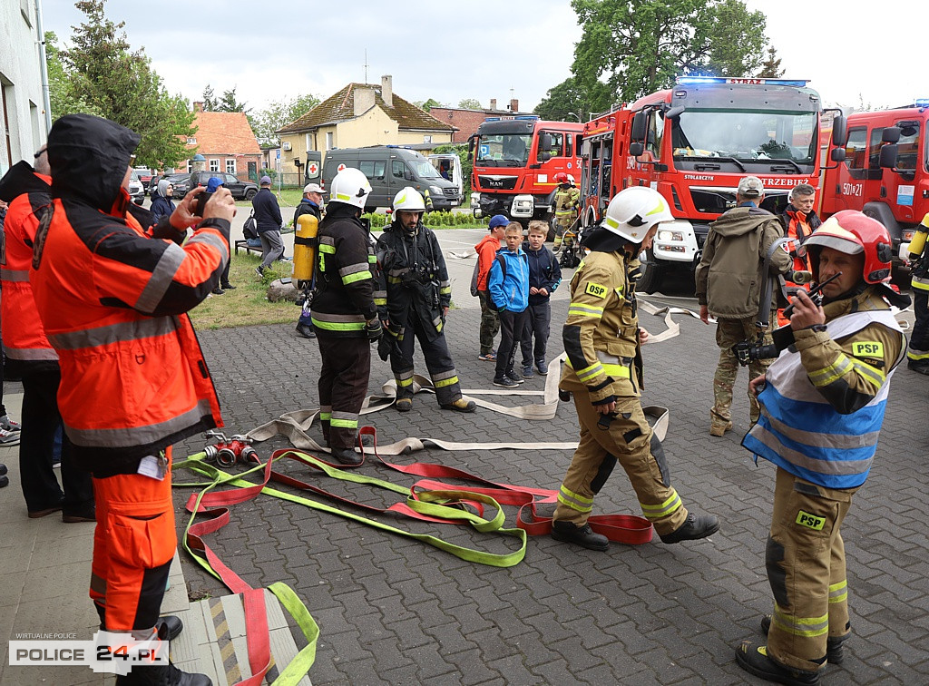 Pożar w szkole, wypadek, poród – ćwiczenia służb w Trzebieży