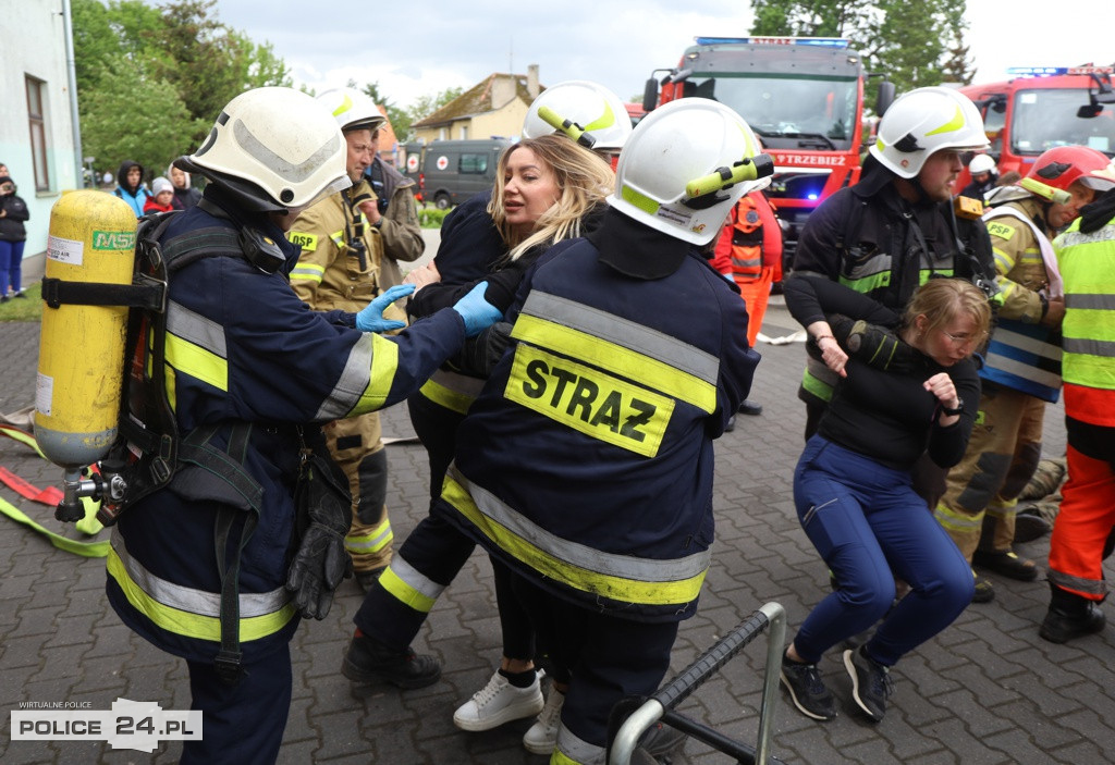 Pożar w szkole, wypadek, poród – ćwiczenia służb w Trzebieży