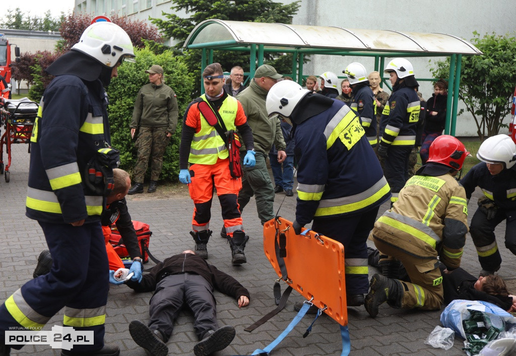 Pożar w szkole, wypadek, poród – ćwiczenia służb w Trzebieży