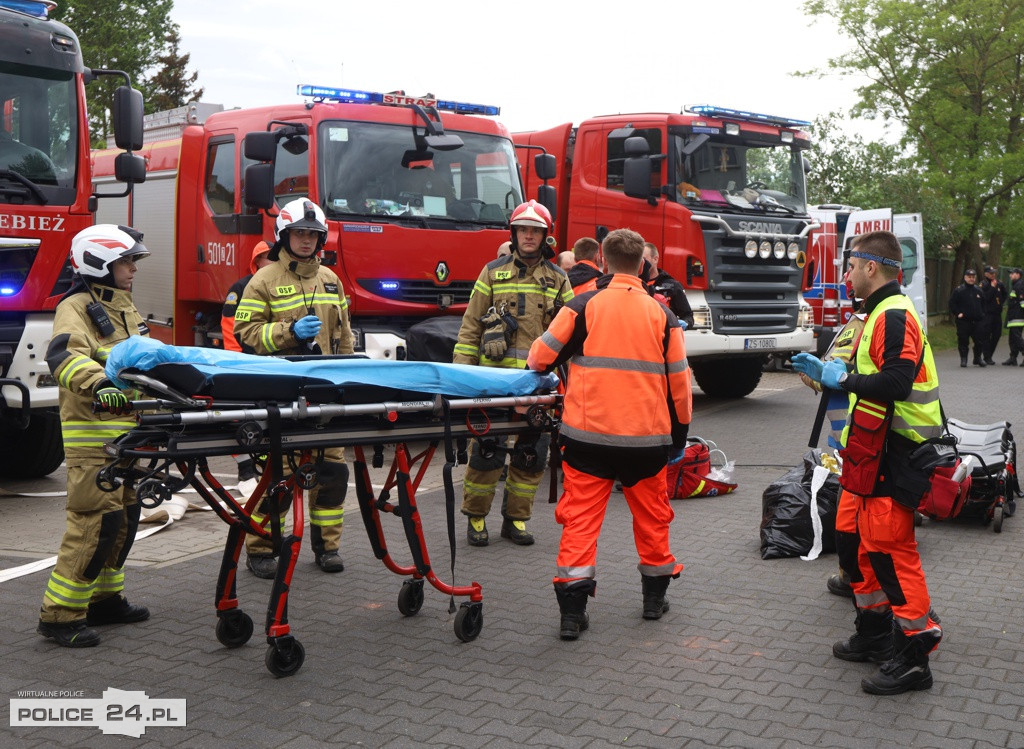 Pożar w szkole, wypadek, poród – ćwiczenia służb w Trzebieży