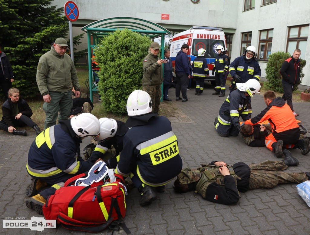Pożar w szkole, wypadek, poród – ćwiczenia służb w Trzebieży