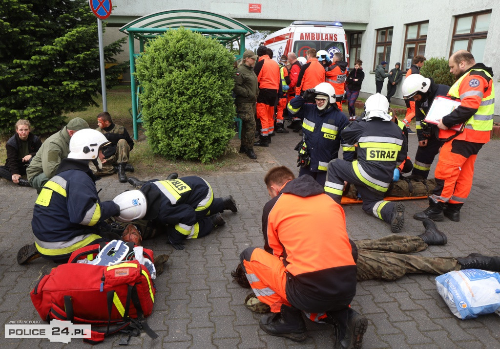 Pożar w szkole, wypadek, poród – ćwiczenia służb w Trzebieży