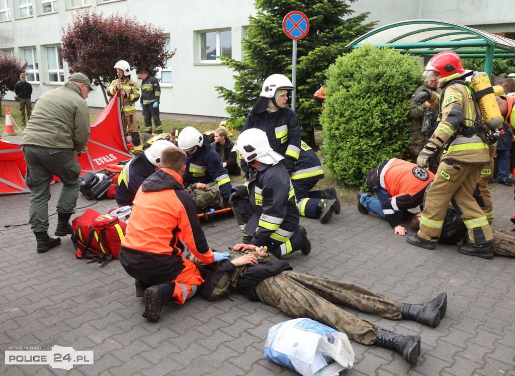 Pożar w szkole, wypadek, poród – ćwiczenia służb w Trzebieży